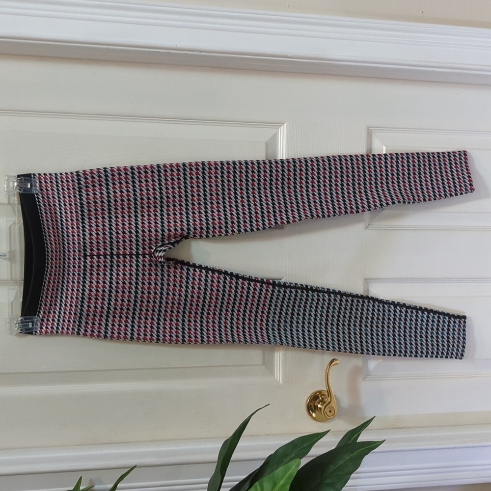 Fabletics Woman's Camryn Houndstooth Seamless Leg… - image 3